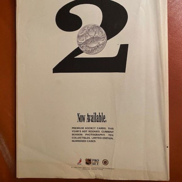 Baseball Card Magazine from May 1992 featuring Bo Jackson of Chicago - Picture 5 of 7